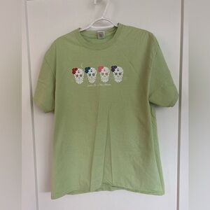 Gildan green Santa Fe, New Mexico, sugar skull tshirt, L